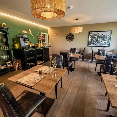 Flora & Fauna (adults Only) 3*